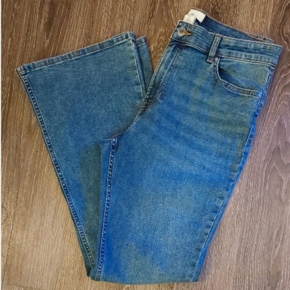 H&M Bootcut Medium Wash Lightly Distressed Denim Jeans Size 12 High Waisted - Picture 2 of 11